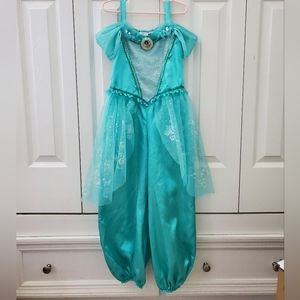 Girls Disney jasmine costume size 4-6